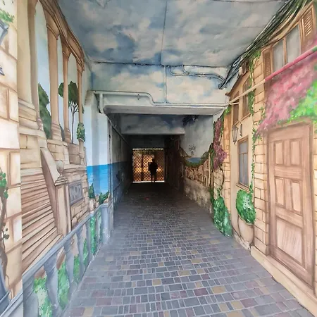 Arnaucka In The Center Of *